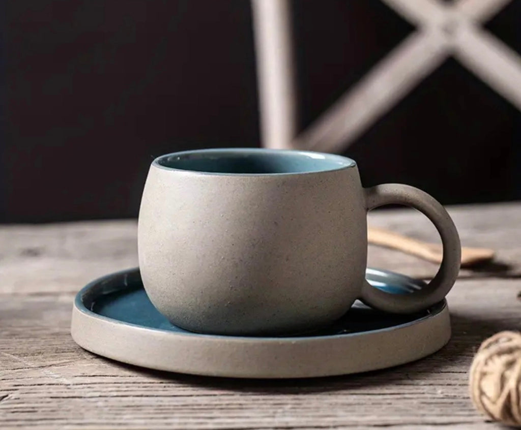 Juego de tazas y platillo de fina cerámica