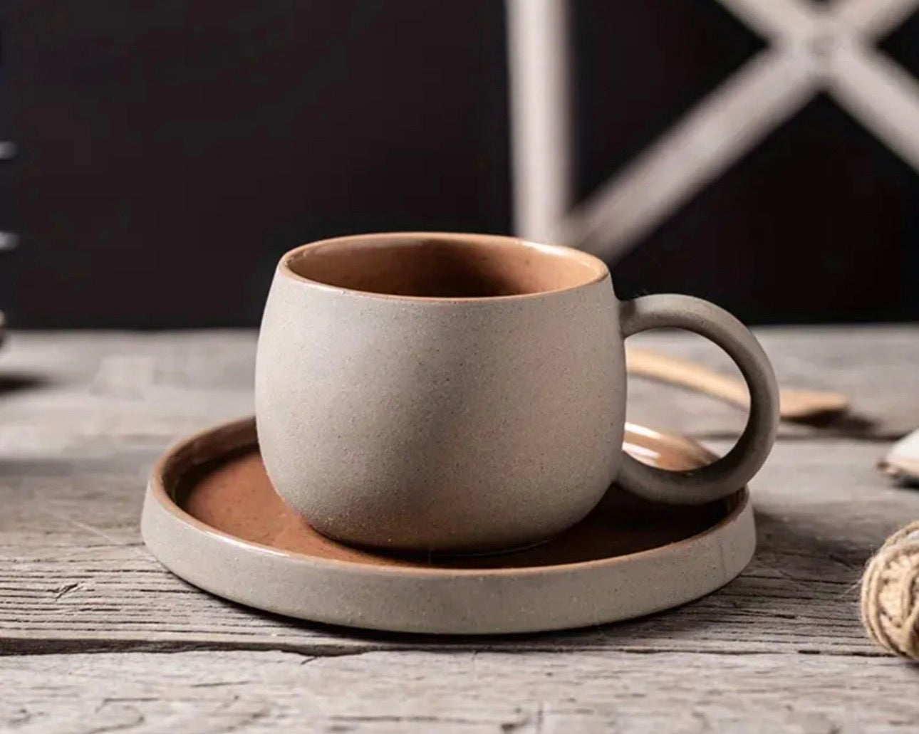 Juego de tazas y platillo de fina cerámica